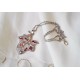 Елегантно колие листо с лилави и бели кристали