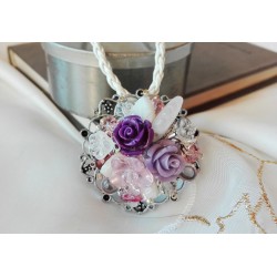 Винтидж колие с лилави рози