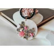 Романтично винтидж колие седеф с коралови рози