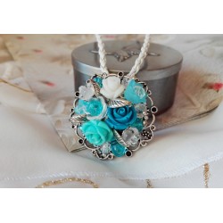 Винтидж колие със сини рози